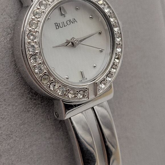 Bulova C899175 Woman Watch Quartz Silver Wristwatch Vtg main image 14